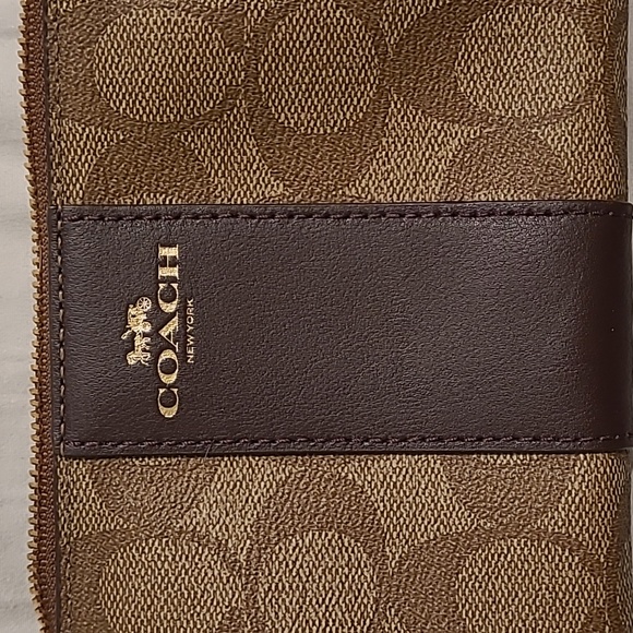 Small coach wristlet - Picture 2 of 3